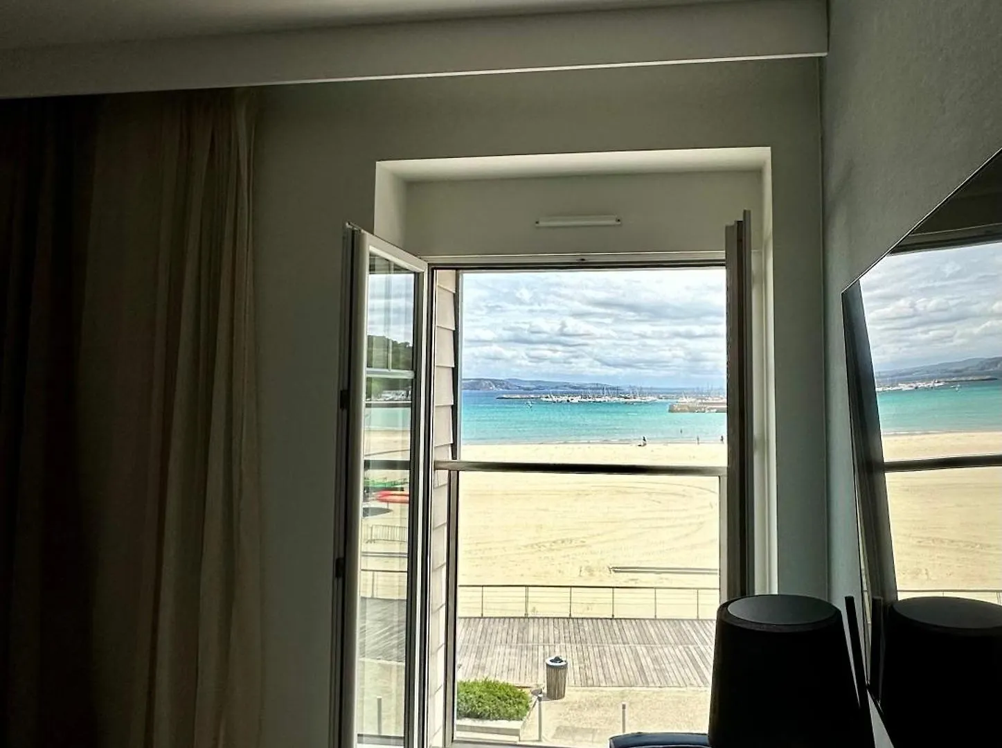 Hotel De La Baie Κροζόν 3*,  Γαλλία
