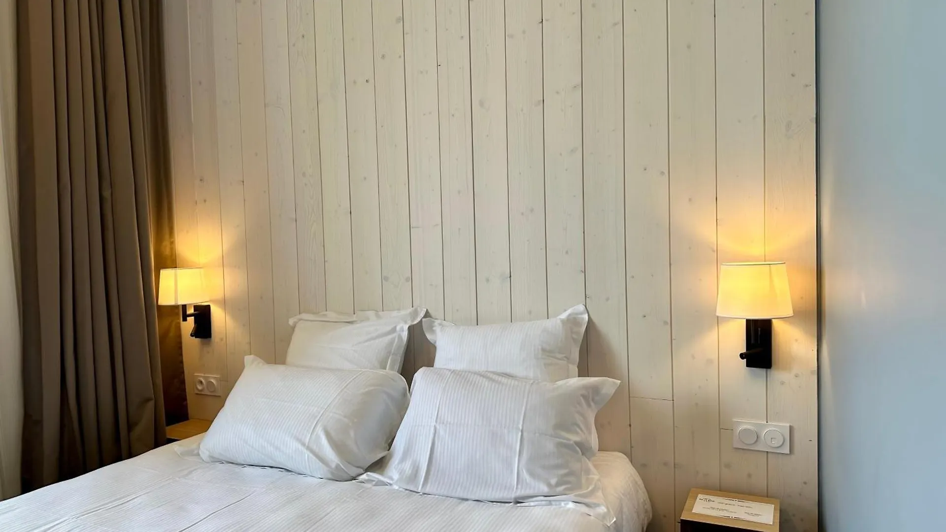 ***  Hotel De La Baie Κροζόν Γαλλία